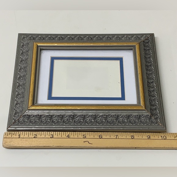 1990s Vintage Gold Painted Carved Embellished Wooden Standalone Picture Frame - Picture 11 of 15